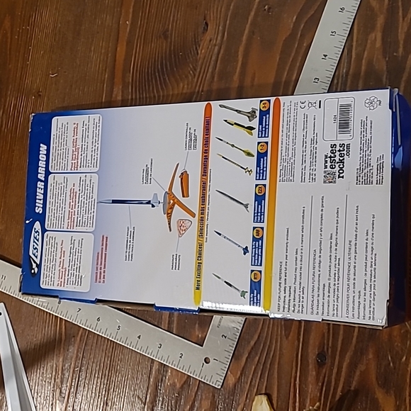 Estes Silver Arrow Launch rocket Set NWT - Picture 4 of 15